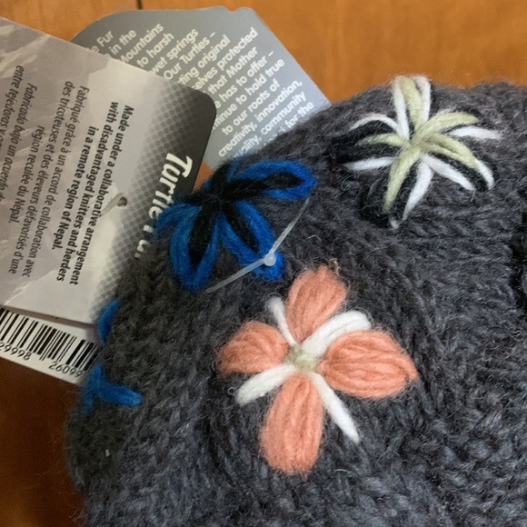 TURTLE 🐢 FUR- 🆕 Nepal Hand Knit Winter Hat - Picture 4 of 12